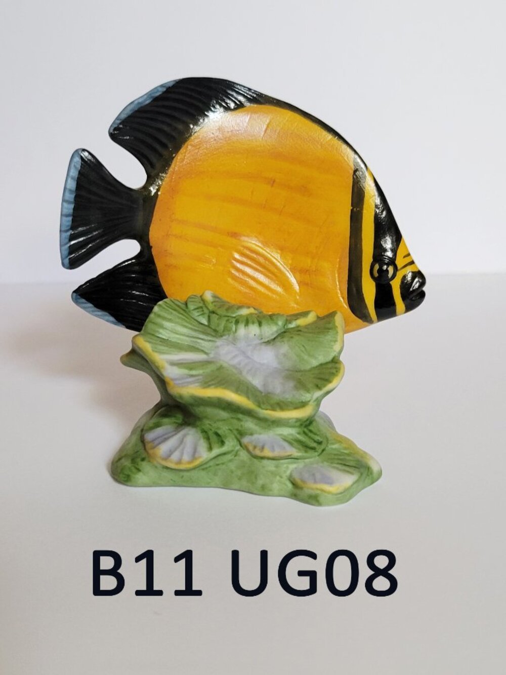 Yellow & Black Fish Figurine - Franklin Mint (UG08)